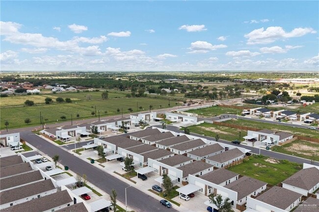 Building Photo - 22 Ozark Ave