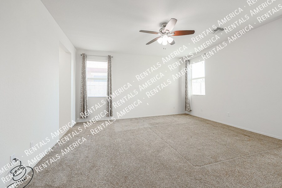 Building Photo - 10915 E Calypso Ave