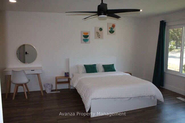 Building Photo - Home for Rent 4 Bed/3 Bath - 1,791 Sq Ft. Rent: $2,750/month Security Deposit: $2,850 Bullard Hig...