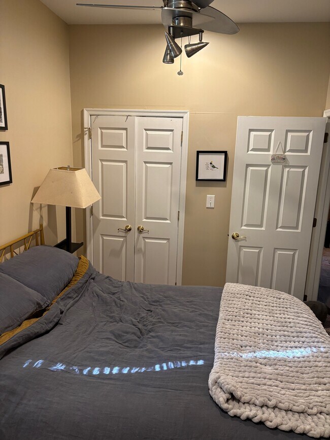 Building Photo - 1012 N St NW