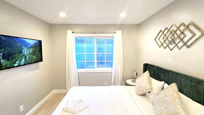 Building Photo - 8354 Adams St