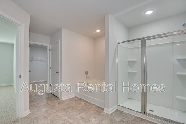 Building Photo - 5419 Thrasher Ln
