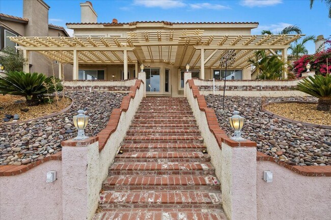 Building Photo - Lakefront Home for Lease – Panoramic Views...