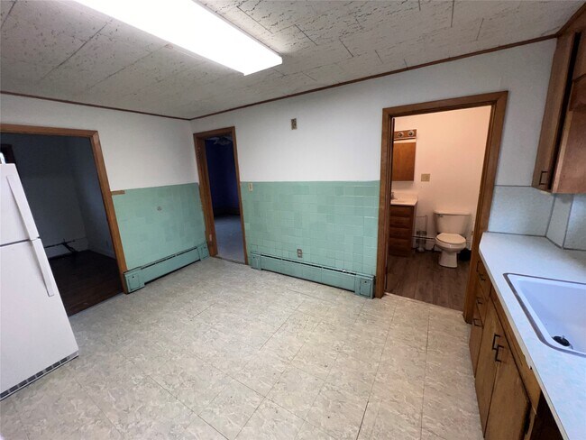 Building Photo - 4 Erie St