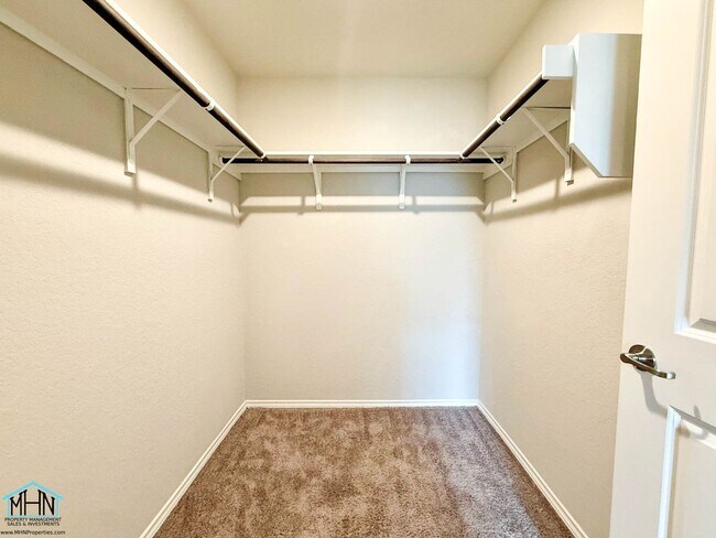 Building Photo - 5606 Dewberry Run