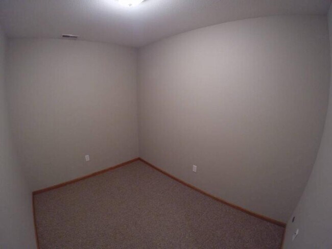 Building Photo - 808 Medary Ave S