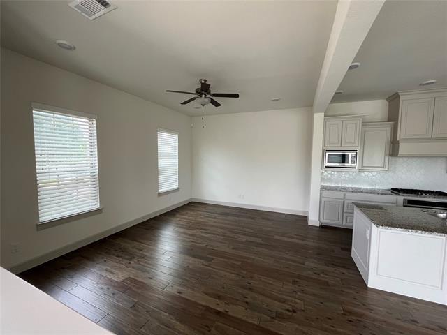 Building Photo - 7200 San Saba Dr