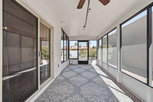 Building Photo - 10602 E Elmhurst Dr