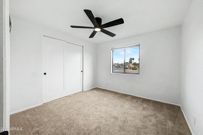 Building Photo - 4101 E Calavar Rd