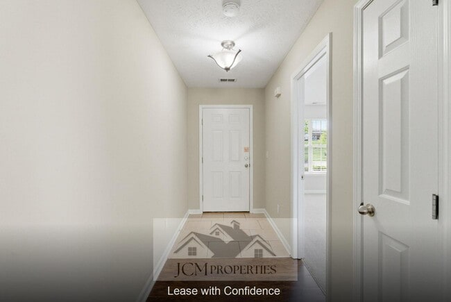 Building Photo - 2001 Polk Ln