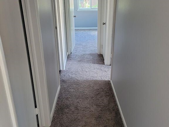 Building Photo - 115 Denrose Dr