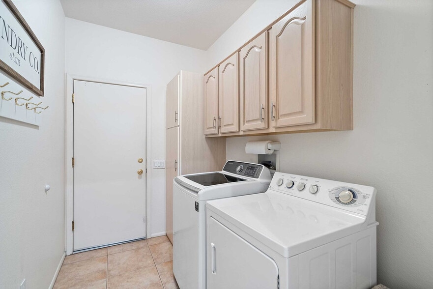 Building Photo - 17824 N Stone Haven Dr