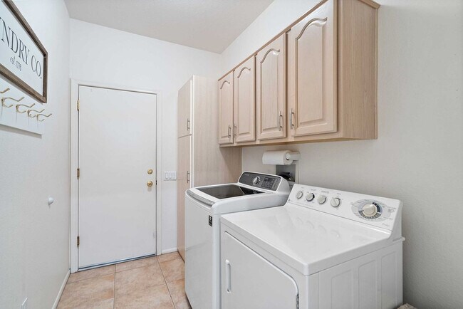 Building Photo - 17824 N Stone Haven Dr