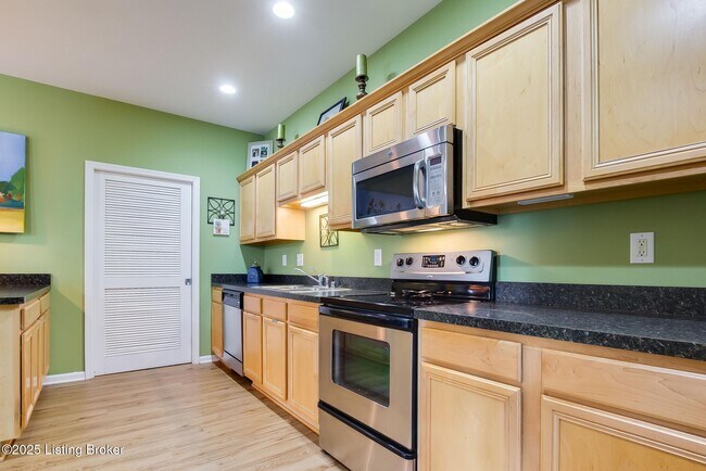 Building Photo - 203 S Dorsey Ln