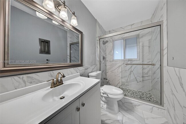 Building Photo - 2801 Coral Shores Dr