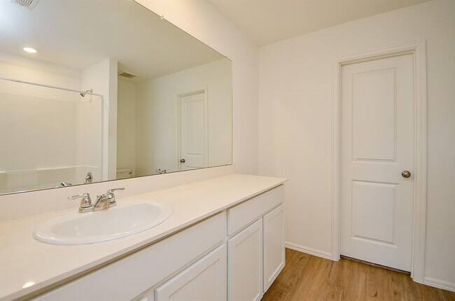 Building Photo - 27127 Breakaway Ln