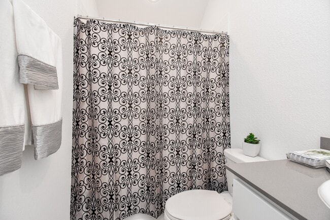 Building Photo - 31438 Vineyard Creek Dr