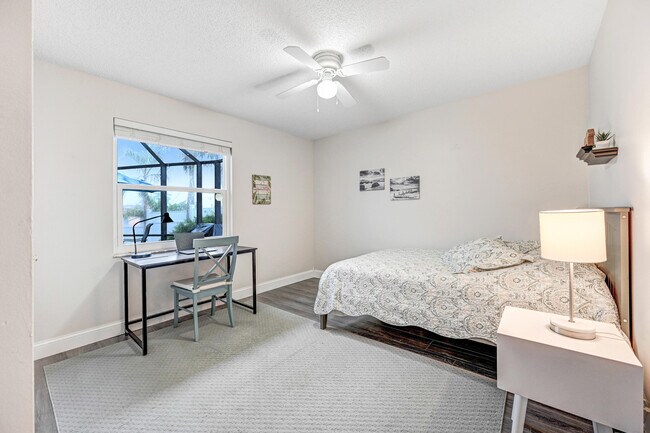 Building Photo - 1585 Sykes Creek Dr