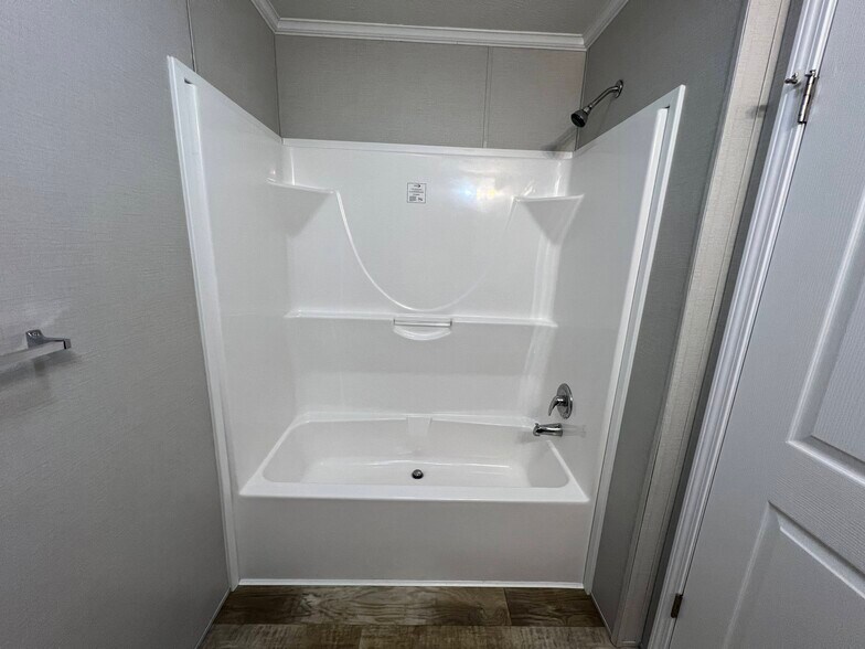 Building Photo - 15856 Marentette Dr