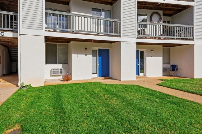 Building Photo - 1243 Cedars Ct