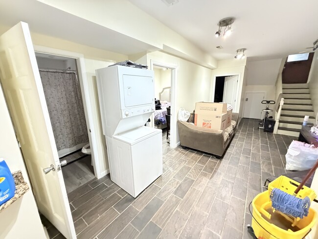 Building Photo - 2817 N Clybourn Ave