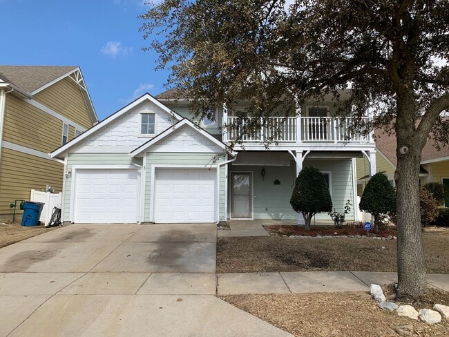 Building Photo - This beautiful home has 4 bedrooms, 2.1 baths and is perfect for an active family. There are thre...