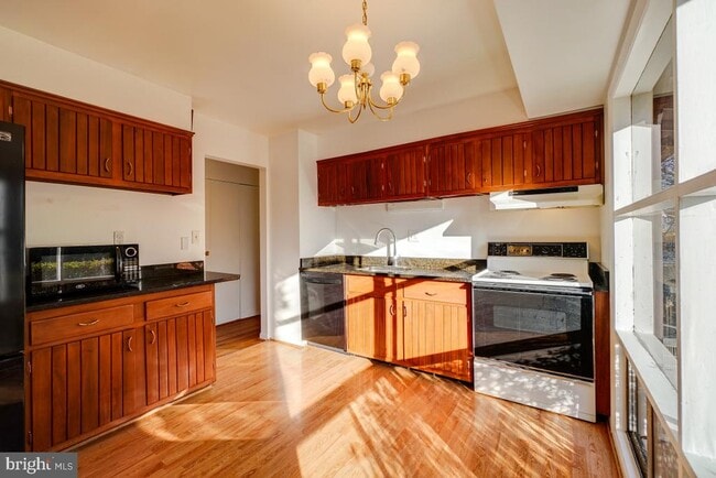 Building Photo - 13701 Arctic Ave