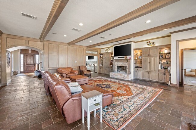 Building Photo - 208 Highpoint Cir