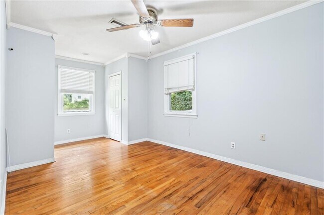 Building Photo - 315 Azalea Cir W
