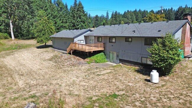 Building Photo - 13235 NW Pumpkin Ridge Rd