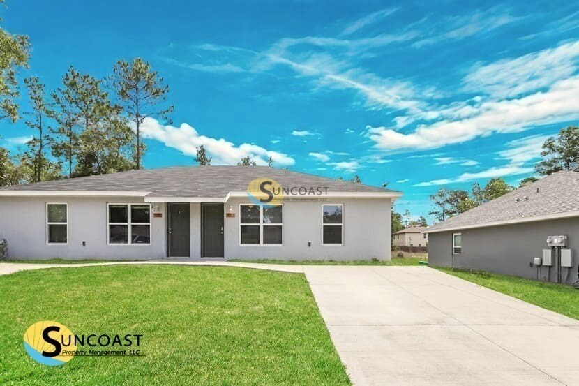 Building Photo - 9341 N Mendoza Way