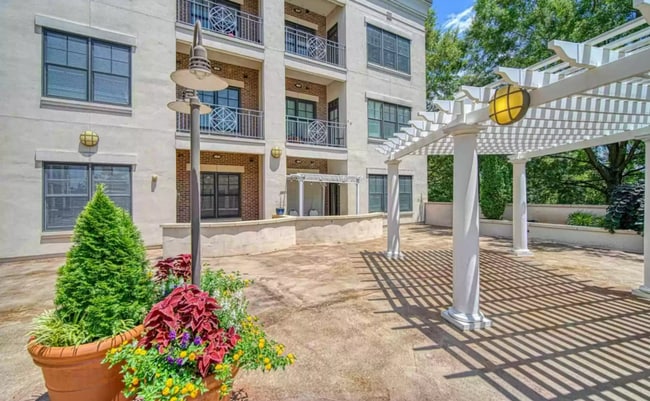 Building Photo - 155 E Broad St