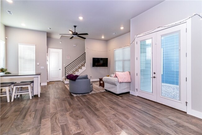 Building Photo - 146 E South St