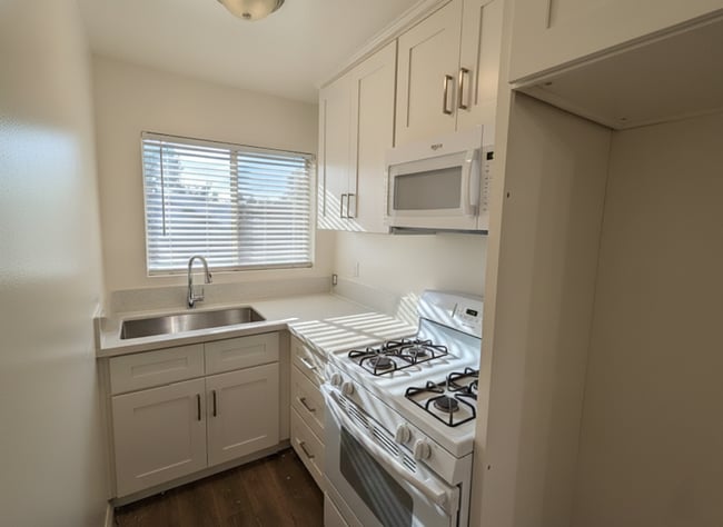 Building Photo - 311 Griswold Ave