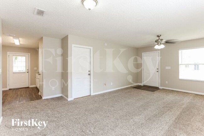 Building Photo - 7927 Jasper Ave