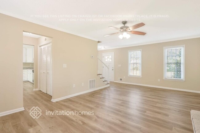 Building Photo - 300 Birch Creek Cir