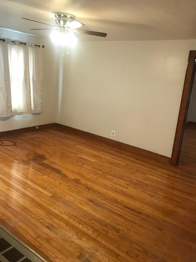 Liv room all blinds & new curtains provided - 50 Moeller St