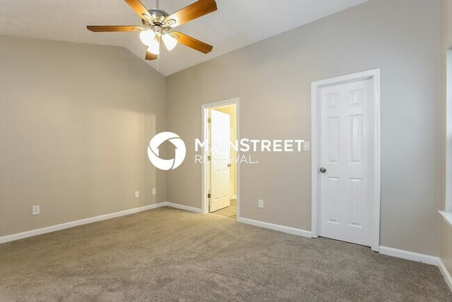Building Photo - 3 Bedroom Pet-Friendly Home in Gainesville, GA with Main Street Renewal