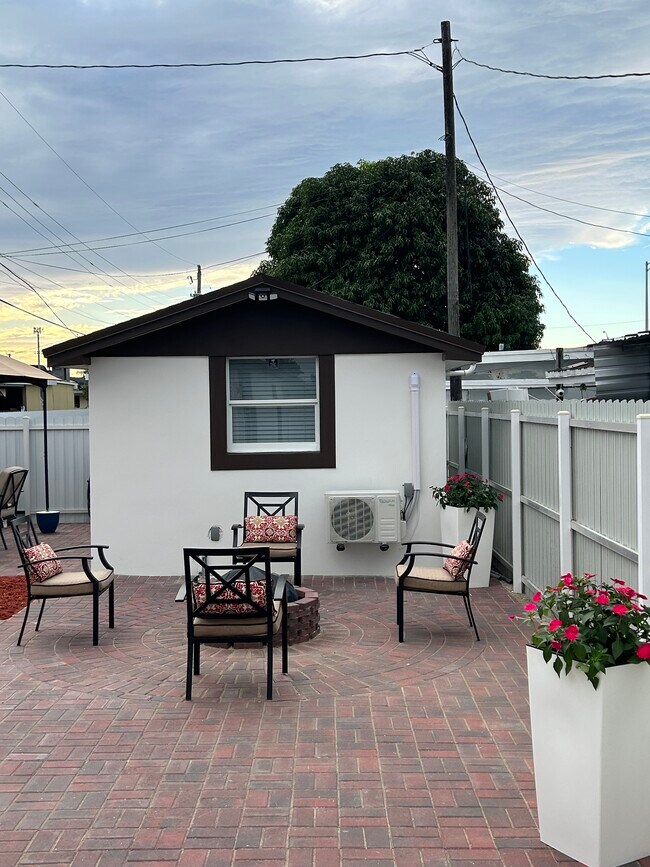 Building Photo - 680 E 8th Ave