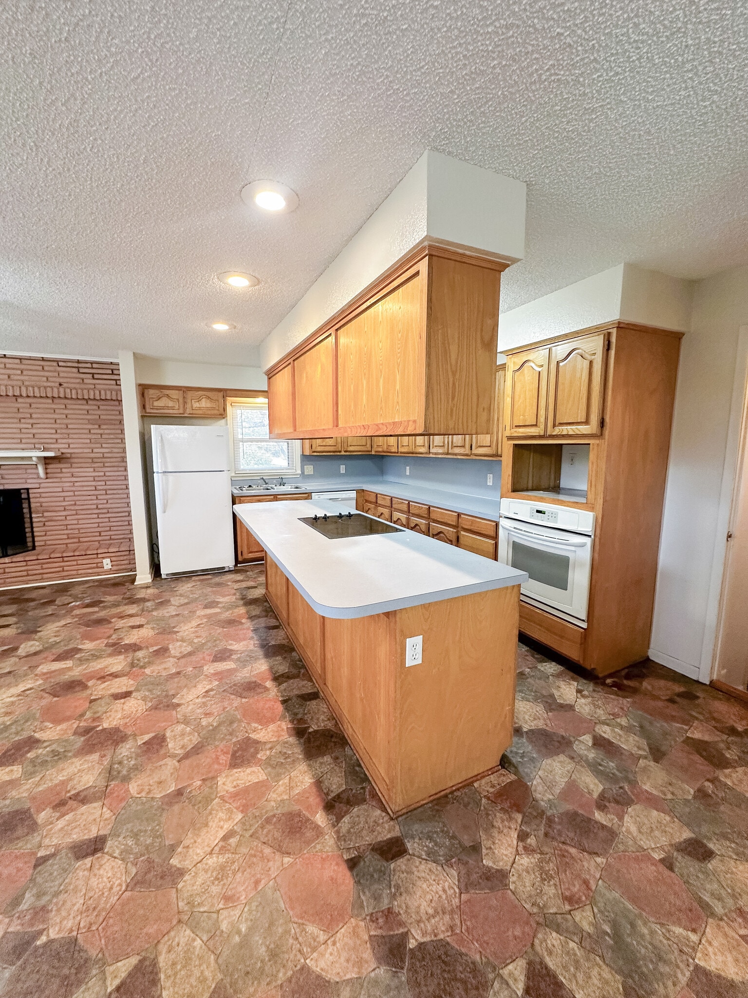 Building Photo - 924 NW Runyon Rd