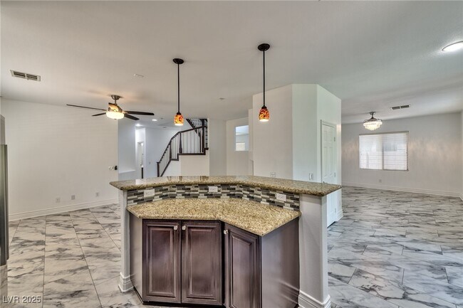 Building Photo - 398 Blue Tee Ct