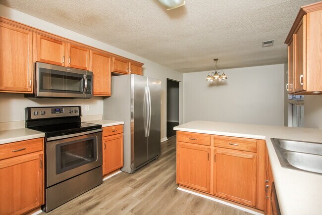 Building Photo - 2806 Maggie Woods Ln