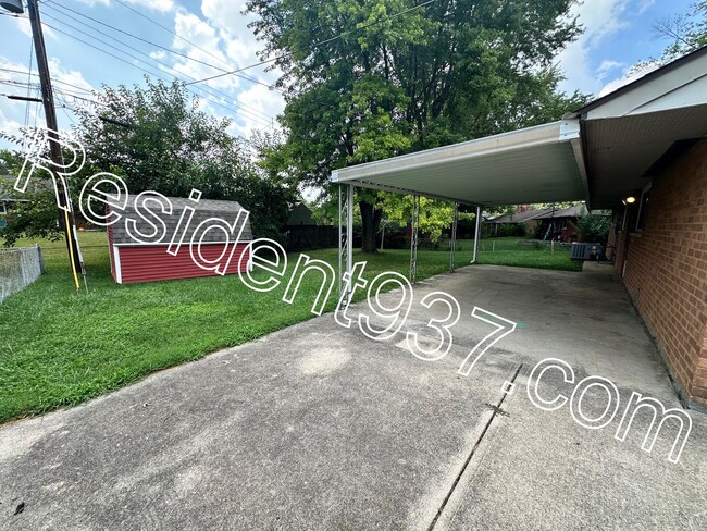Building Photo - 3 Bed 2 bath Home