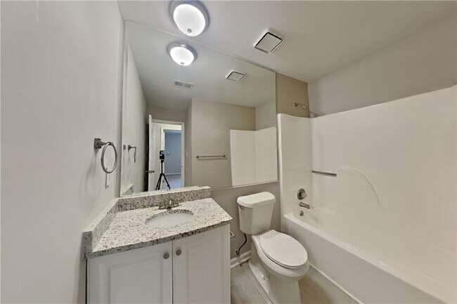 Building Photo - 2690 Old Ivy Ct NE