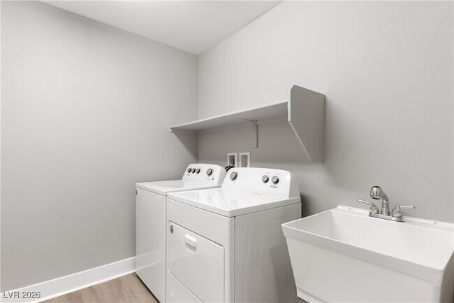 Building Photo - 9929 Fletcher Peak Ave