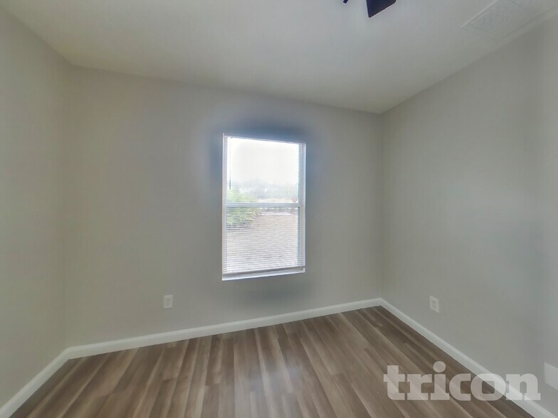 Building Photo - 13 Slocum Path