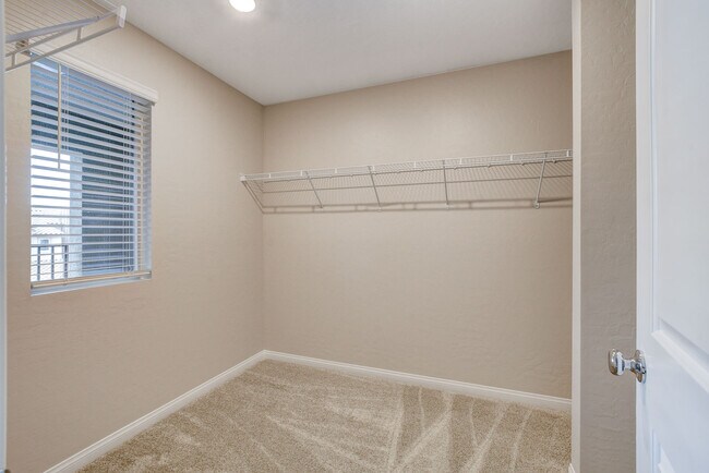 Building Photo - 11553 Alpine Cove Ave