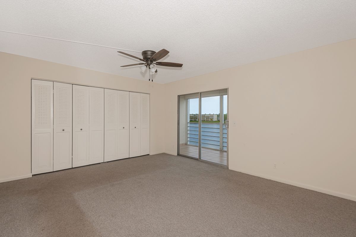 Building Photo - 2009 Cornwall Dr