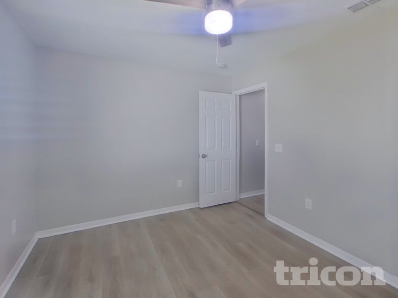 Building Photo - 250 Canterbury Ct