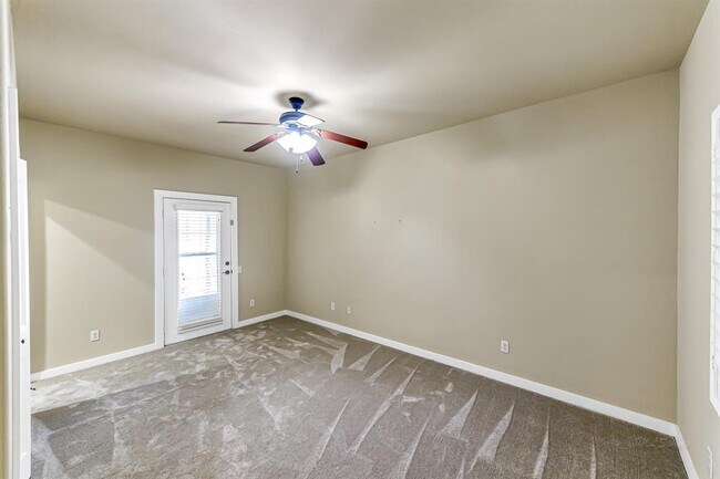 Building Photo - 11022 Robin Hood Ct